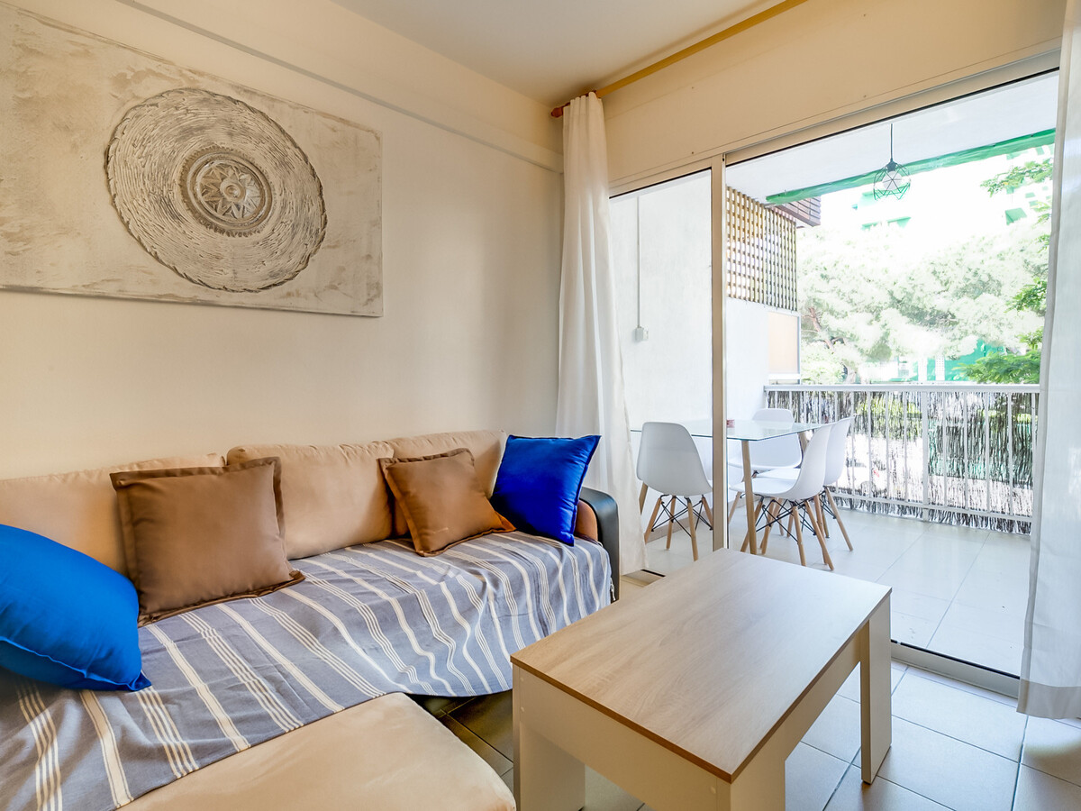 Appartement 2 ch, piscine et balcon à 5 min de la plage - Photo 5
