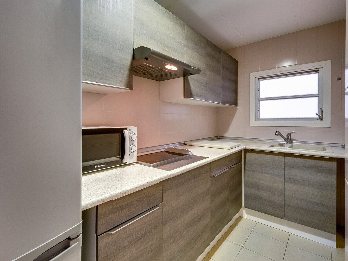 Appartement 2 ch, piscine et balcon à 5 min de la plage - Photo 11