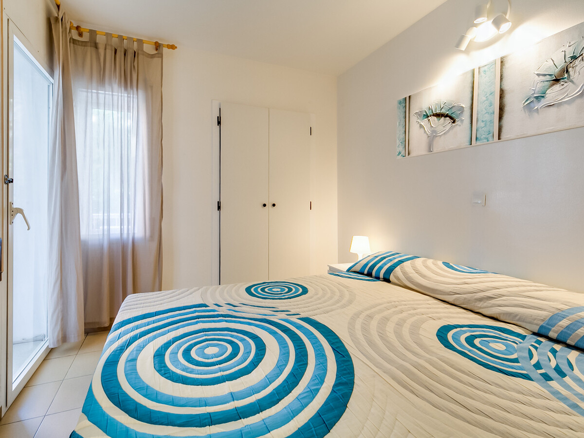 Appartement 2 ch, piscine et balcon à 5 min de la plage - Photo 15
