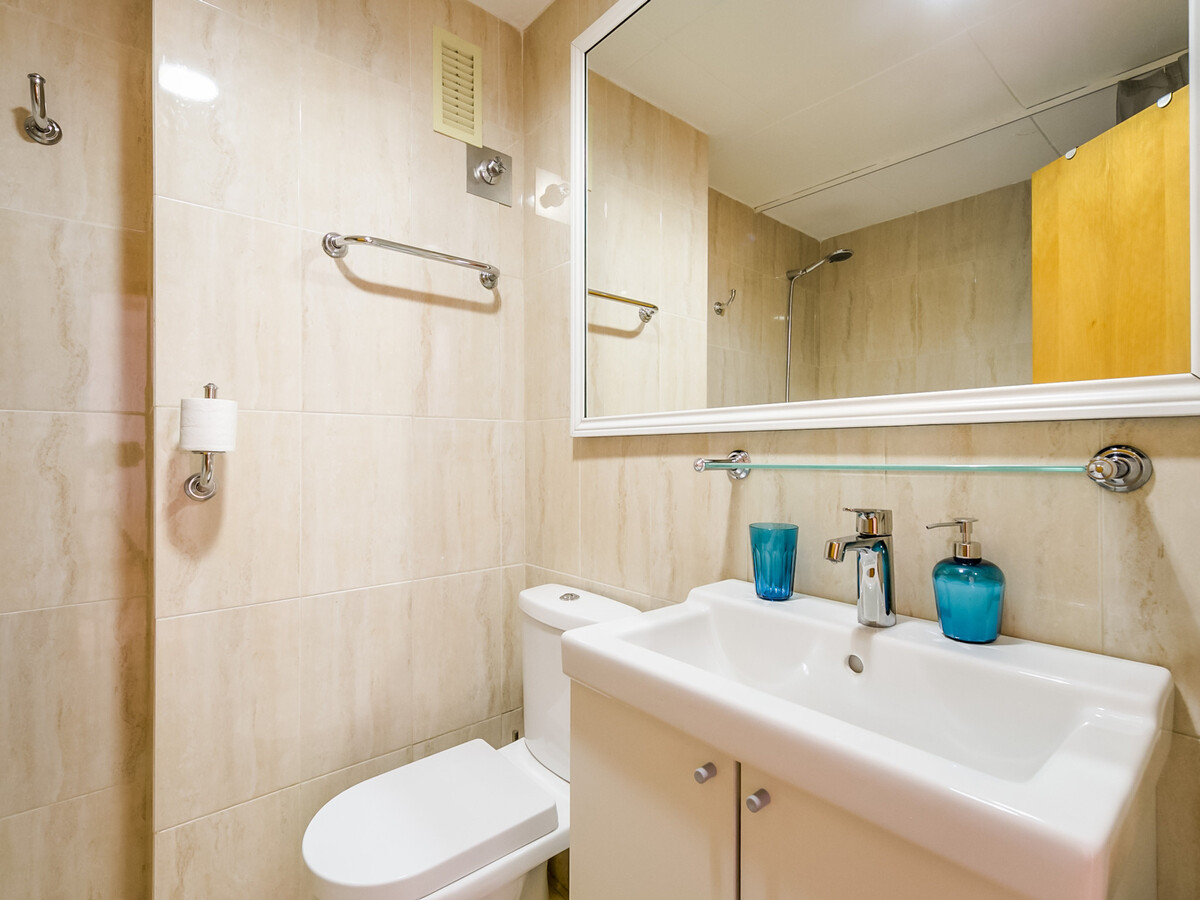 Appartement 2 ch, piscine et balcon à 5 min de la plage - Photo 20