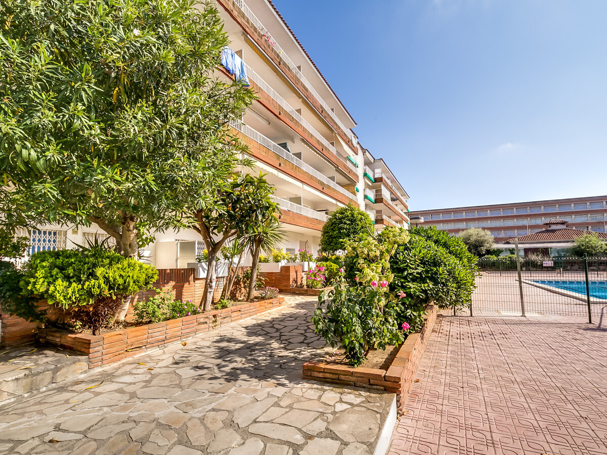 Appartement 2 ch, piscine et balcon à 5 min de la plage - Photo 23