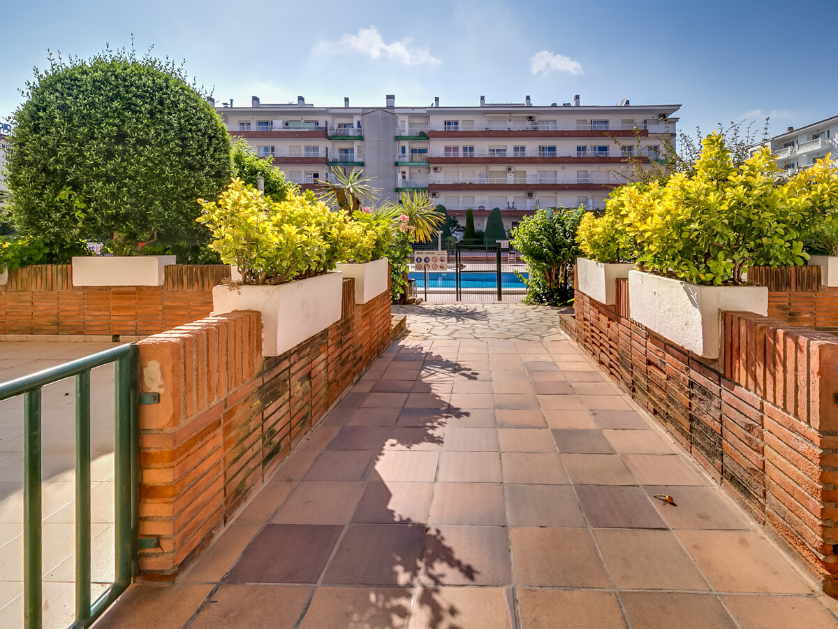 Appartement 2 ch, piscine et balcon à 5 min de la plage - Photo 24