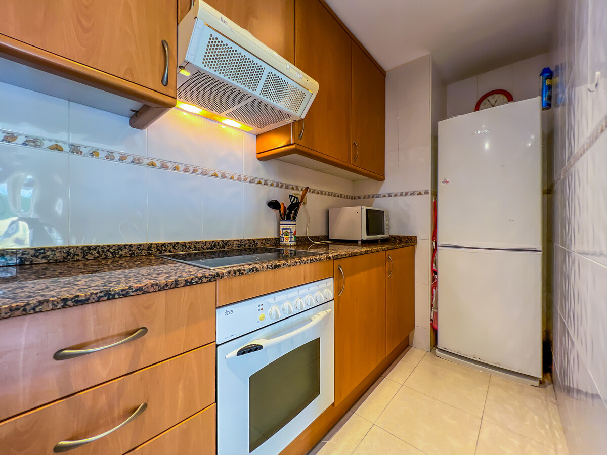 Appartement Fenals, piscine d'eau salée, terrasse privée - Photo 11