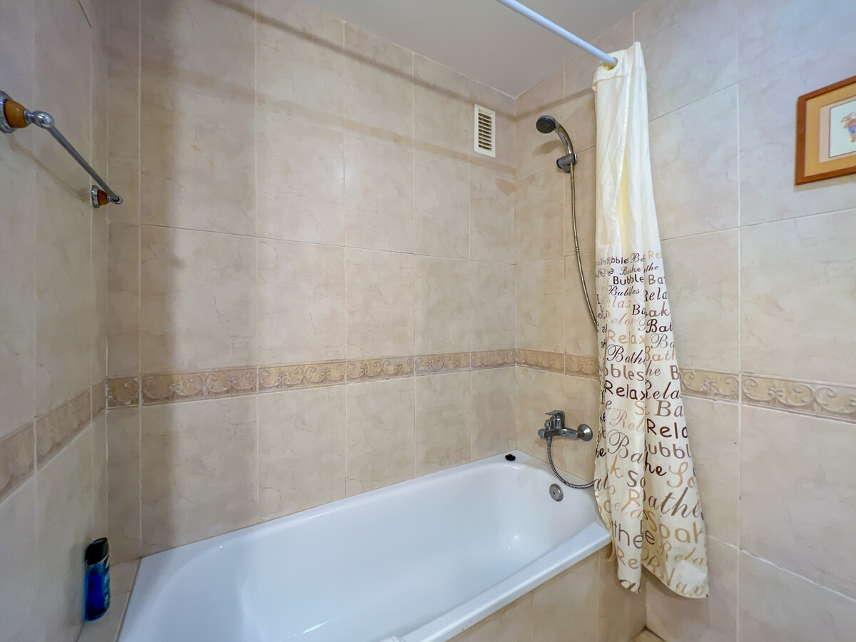 Appartement Fenals, piscine d'eau salée, terrasse privée - Photo 21