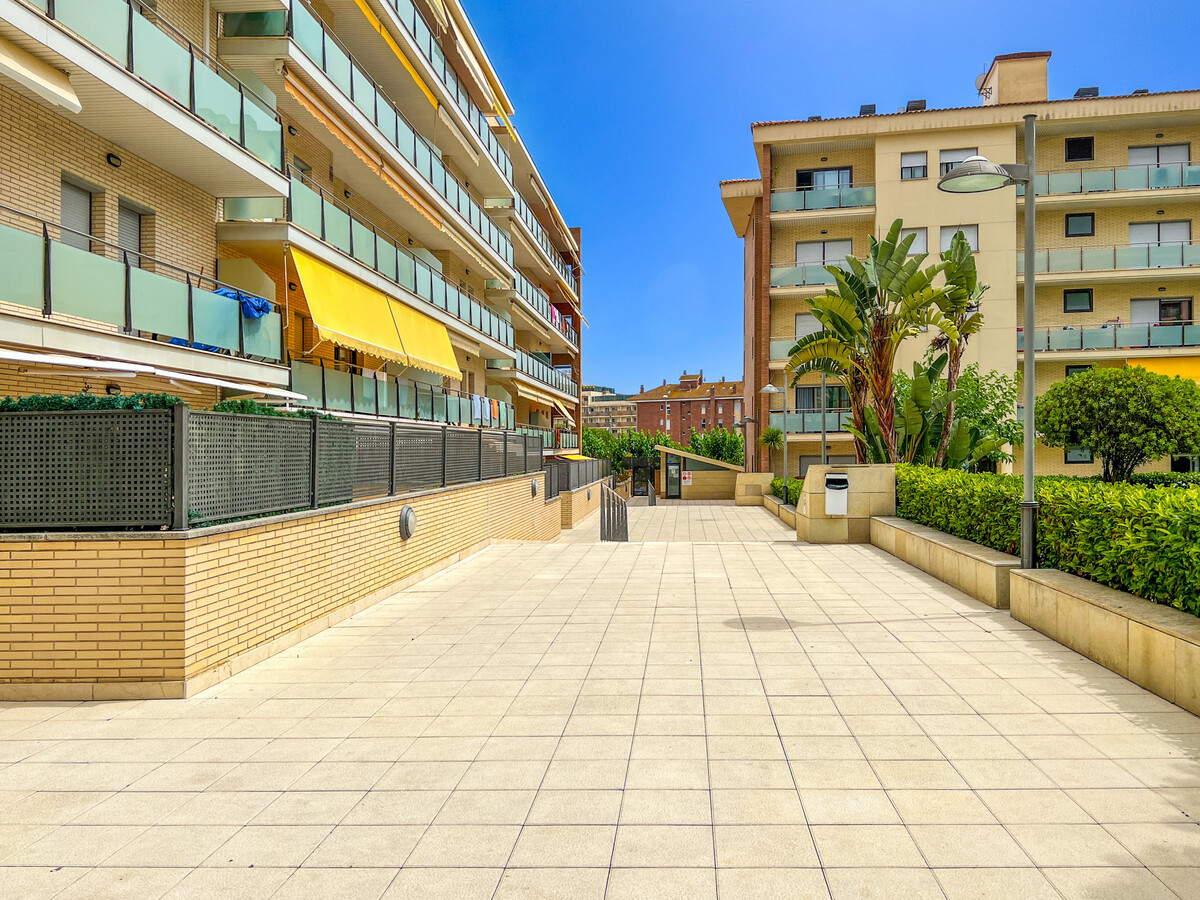 Appartement Fenals, piscine d'eau salée, terrasse privée - Photo 25
