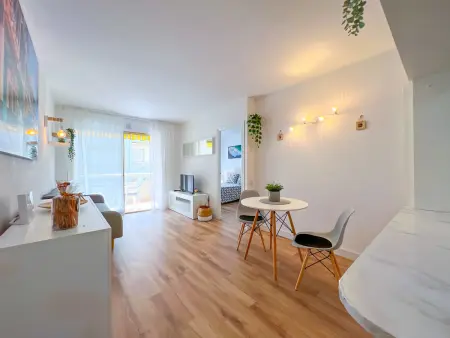 Location appartement à Pineda de Mar, Appartement moderne à Pineda de Mar avec piscine, Wi-Fi et animaux acceptés