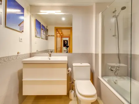 Appartement familial neuf à Fenals, Lloret de Mar, 4 piscines : photo 20