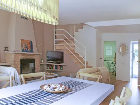 Villa familiale à Palafolls avec piscine commune, jardin, climatisation et proche plages – 8 pers - Photo 11