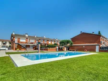 Villa familiale à Palafolls avec piscine commune, jardin, climatisation et proche plages – 8 pers - Photo 33