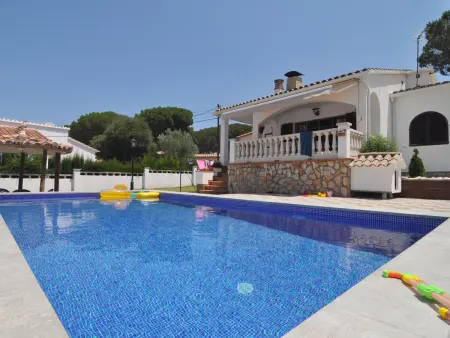 Location villa à L'Escala, Maison au calme avec grand jardin
