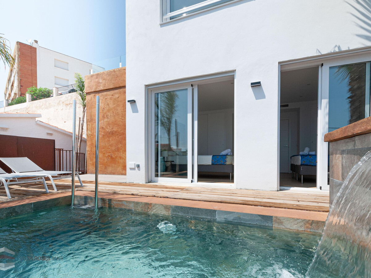 Maison mitoyenne avec piscine privée et vue mer à Roses - Photo 2