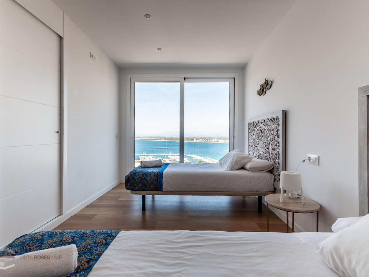 Maison 6 pers. à Roses, piscine infinie et vue mer - Photo 5