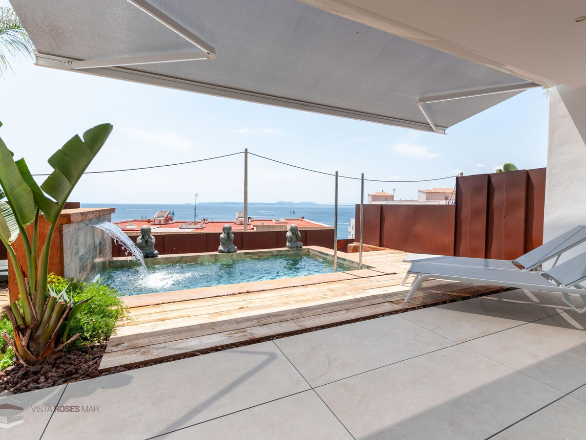 Maison mitoyenne Roses, piscine privée et vue mer - Photo 4