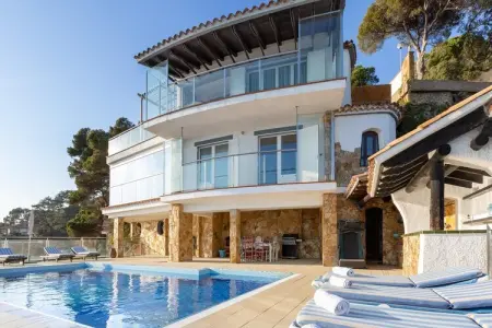 Location villa à Lloret de Mar, Villa à Cala Canyelles avec Vue sur Mer