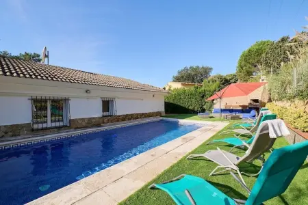 Location villa à Lloret de Mar, Villa sereine avec jardin à Lloret de Mar