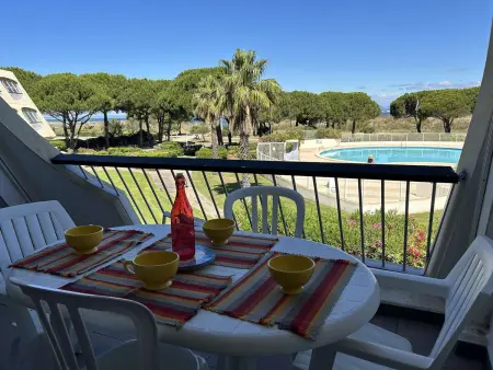 Studio 2 pers. Port Camargue, terrasse vue mer et piscine : photo 3