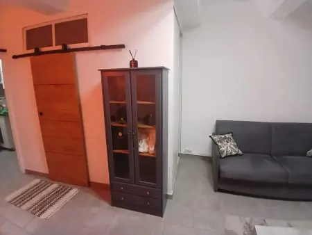 Studio avec vue sur la ville au cœur de Toulon, entrée privée : photo 5