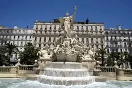 Studio avec vue sur la ville au cœur de Toulon, entrée privée : photo 13