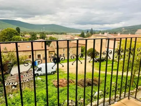 Location maison à Vinuesa, Maison charmante à Vinuesa avec vue sur jardin