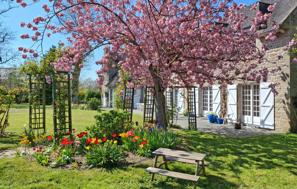 Maison du 18e siècle avec jardin à Plélan-le-Petit - Photo 1