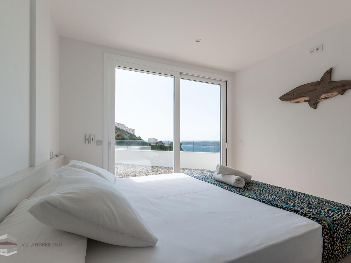 Villa moderne 4 chambres, piscine privée, vue Baie de Roses - Photo 12