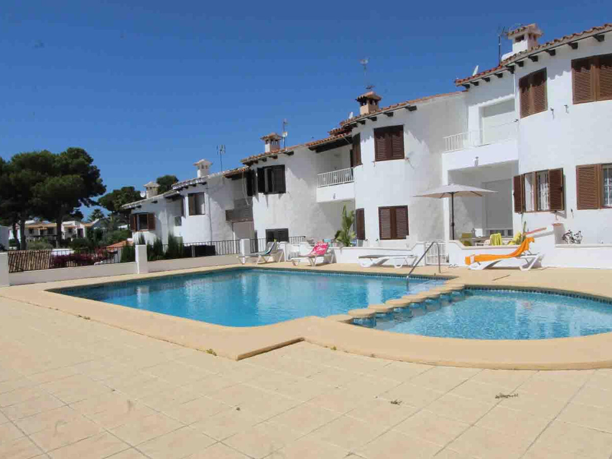 Maison rustique 2 chambres avec piscine, 1 km plage - Photo 2