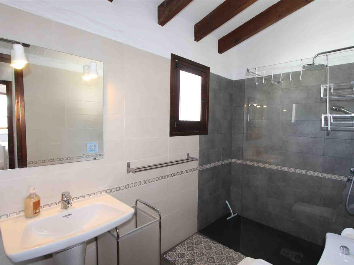 Maison rustique 2 chambres avec piscine, 1 km plage - Photo 17