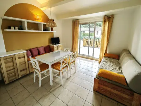 Location appartement à Cap d'Agde, Villa mitoyenne climatisée avec piscine, 4 pers, parking