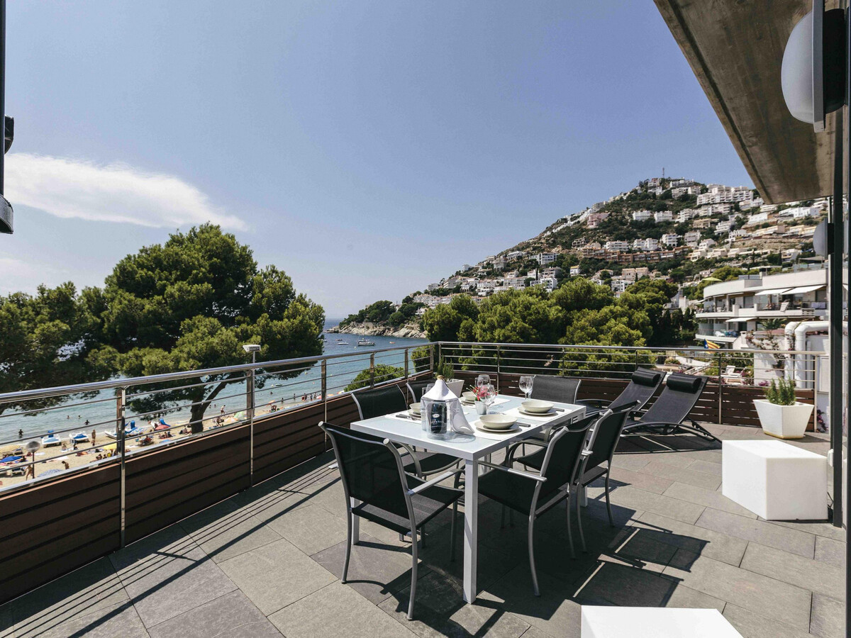 Penthouse première ligne de plage à Roses, terrasse 30 m² - Photo 8