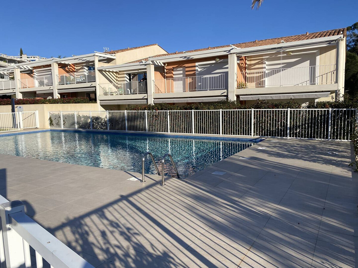 Appartement climatisé avec terrasse à Cavalaire-sur-Mer - Photo 1