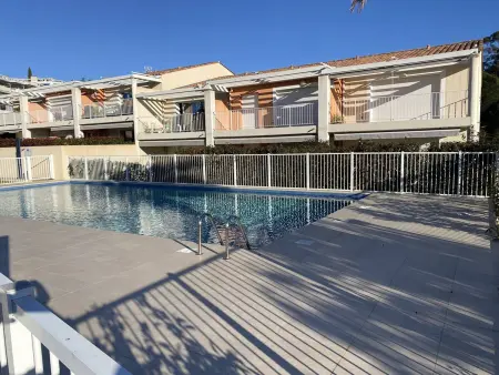 Location appartement à Cavalaire sur Mer, Appartement climatisé, parking privé, plages à proximité
