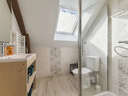 Maison de Campagne au Calme avec Terrasse, 3 Chambres - Photo 9