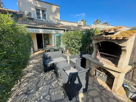 Location maison à Valras Plage, Pavillon 5 pers avec terrasse, piscine et parking privé