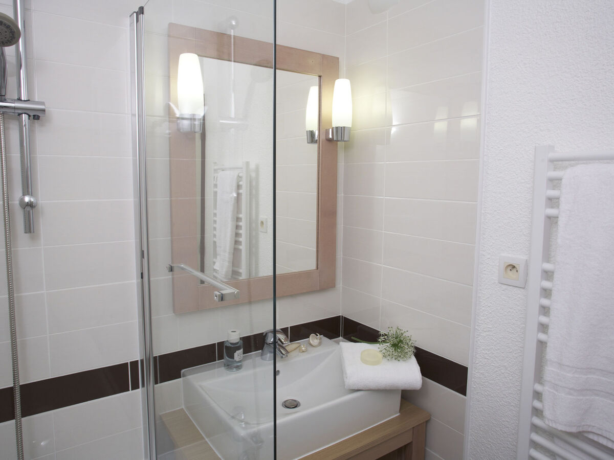 Appartement Le Port – vue port, piscine, 50 m de la plage - Photo 11