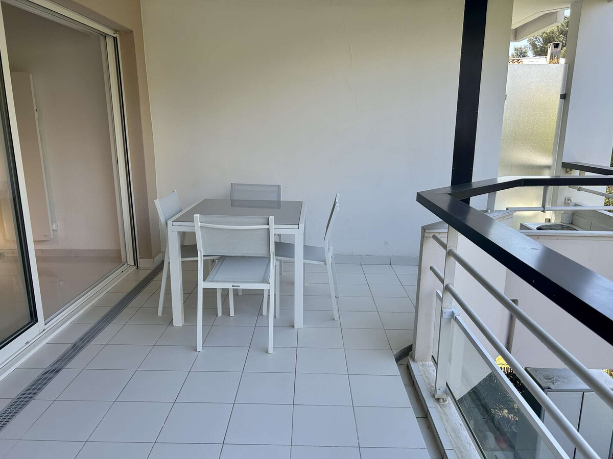 Appartement moderne près du port, 2 chambres, piscine - Photo 2