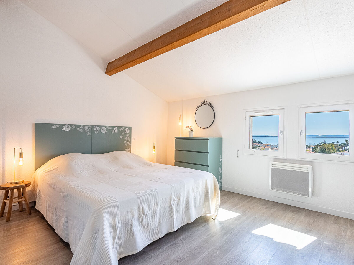Lou Gangui : Apt 3 pièces vue mer à Carqueiranne - Photo 1