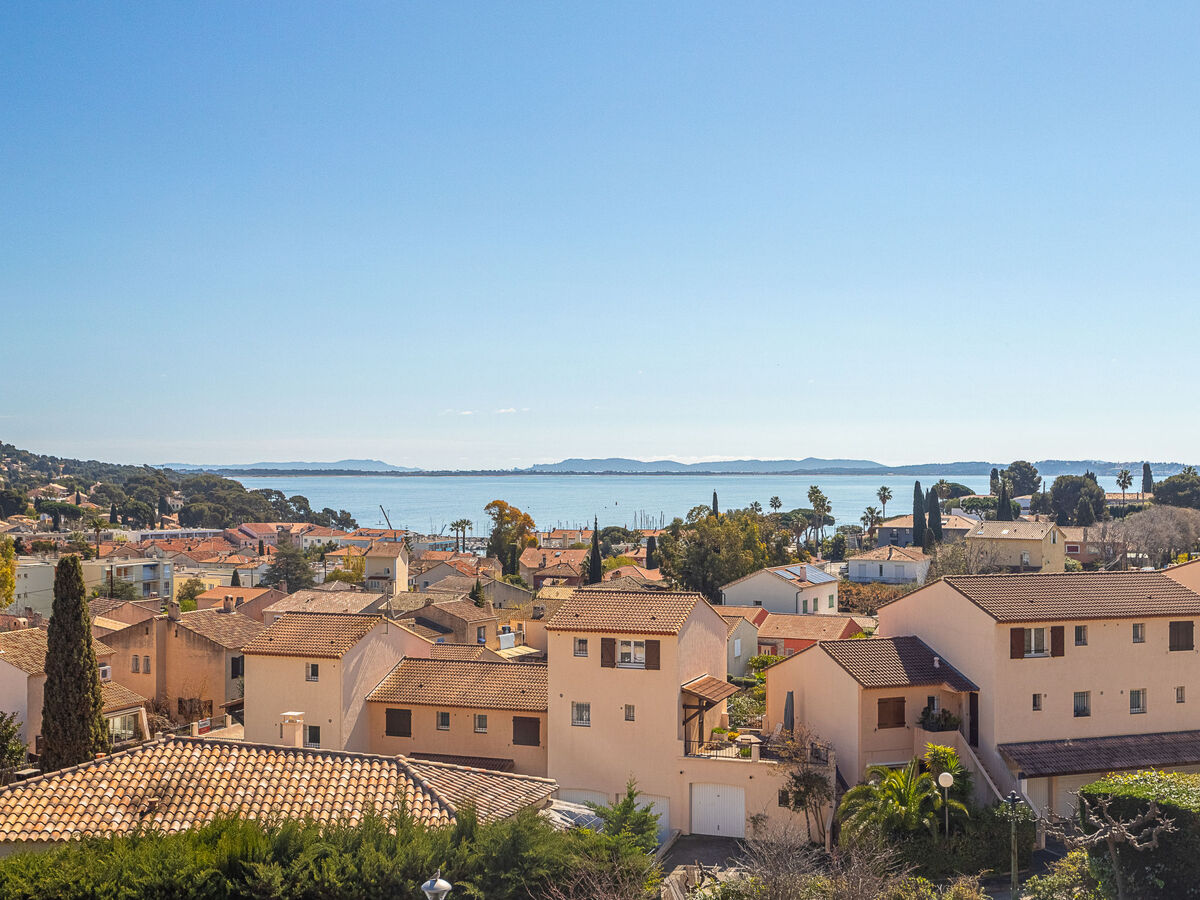 Lou Gangui : Apt 3 pièces vue mer à Carqueiranne - Photo 3