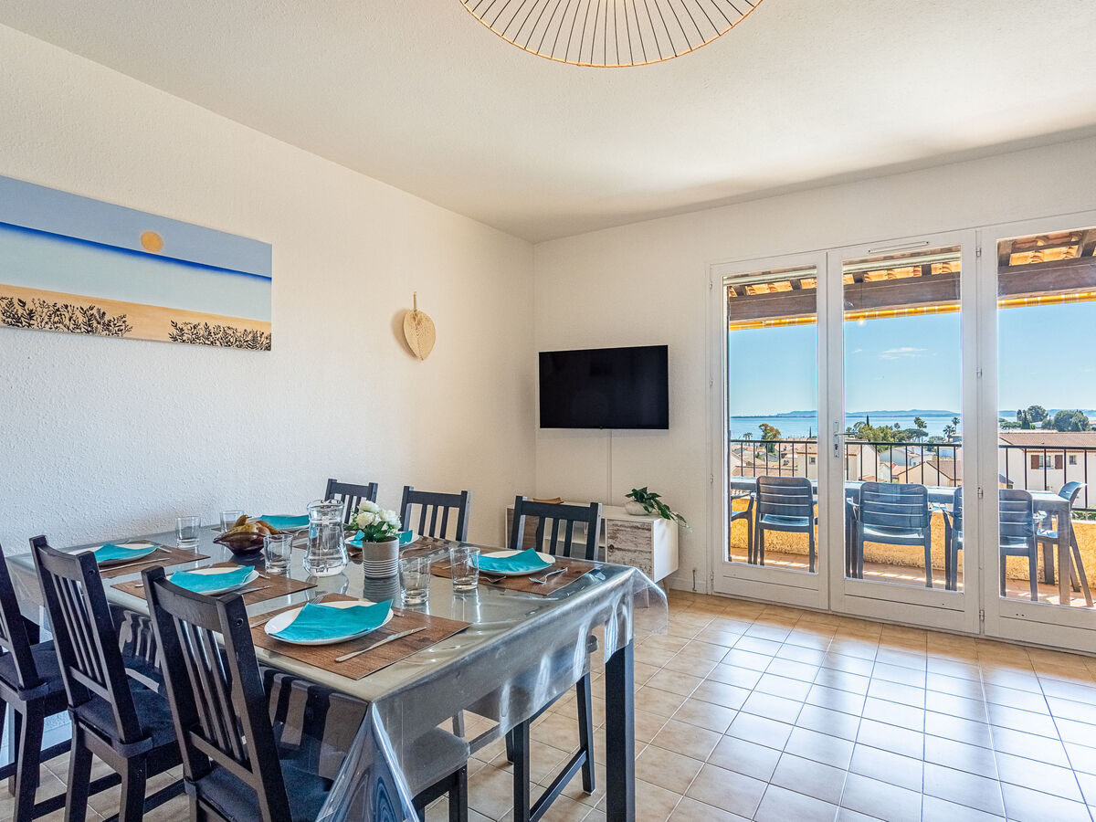 Lou Gangui : Apt 3 pièces vue mer à Carqueiranne - Photo 4