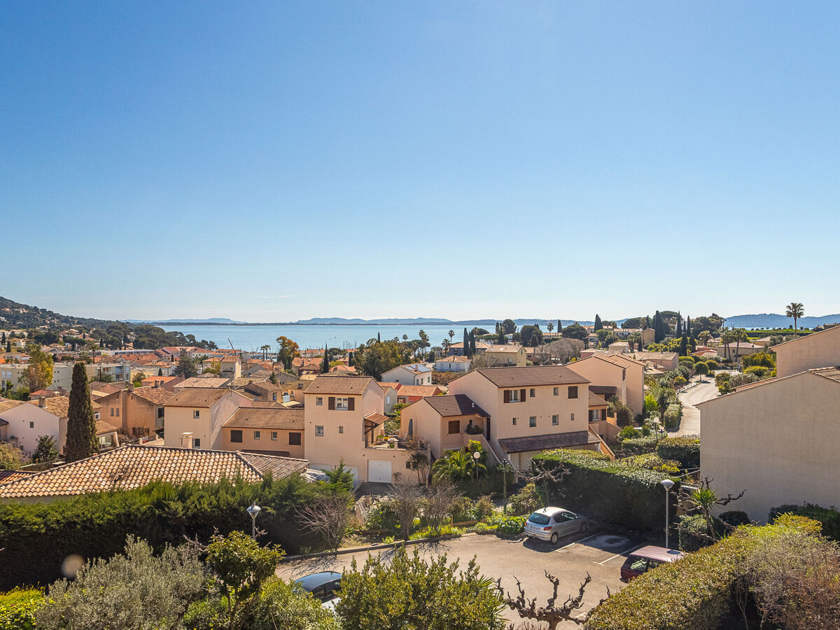 Lou Gangui : Apt 3 pièces vue mer à Carqueiranne - Photo 11