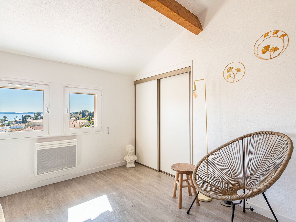 Lou Gangui : Apt 3 pièces vue mer à Carqueiranne - Photo 18
