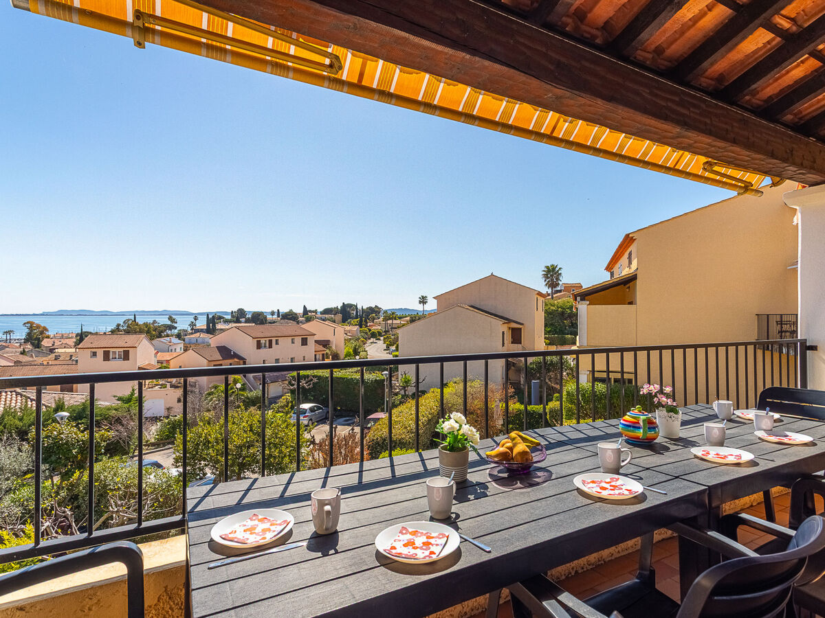 Lou Gangui : Apt 3 pièces vue mer à Carqueiranne - Photo 24