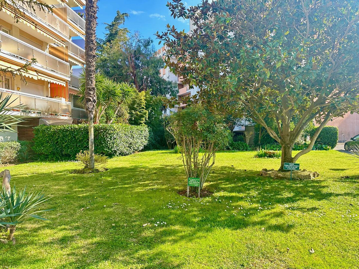 Appartement rénové Juan les Pins, 400 m plages + parking - Photo 8