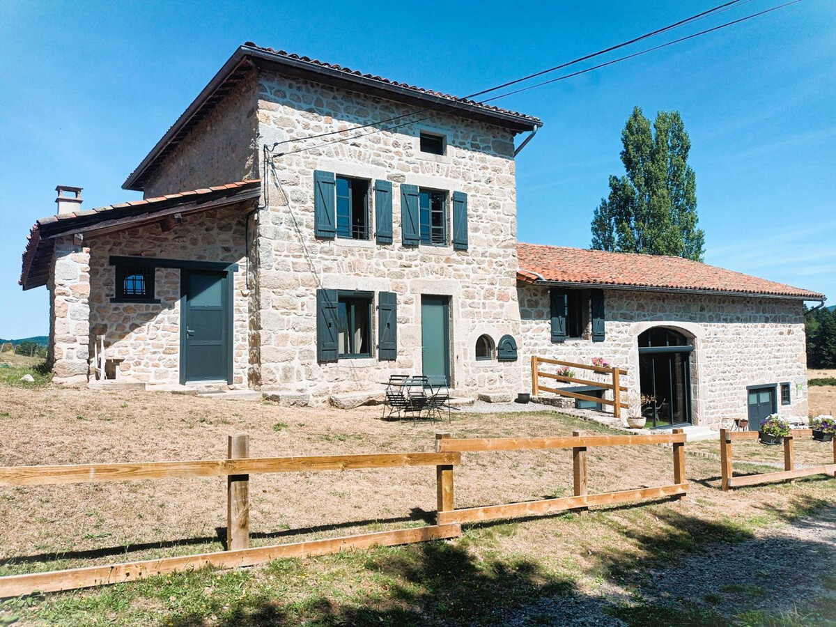 Gîte 12-14 pers, piscine chauffée et pool house à Saint-Priest-la-Prugne - Photo 3