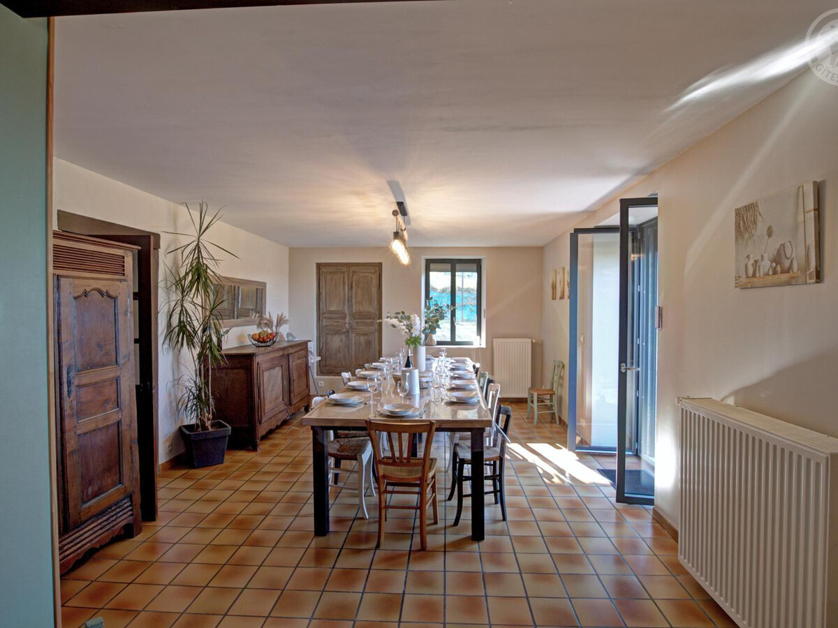 Gîte 12-14 pers, piscine chauffée et pool house à Saint-Priest-la-Prugne - Photo 11