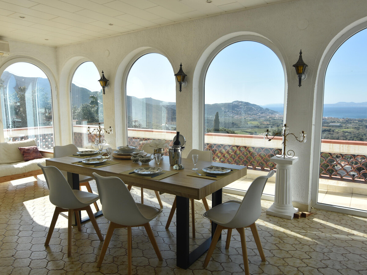 Villa Mas Fumats : 6 chambres, piscine & vue baie - Photo 3