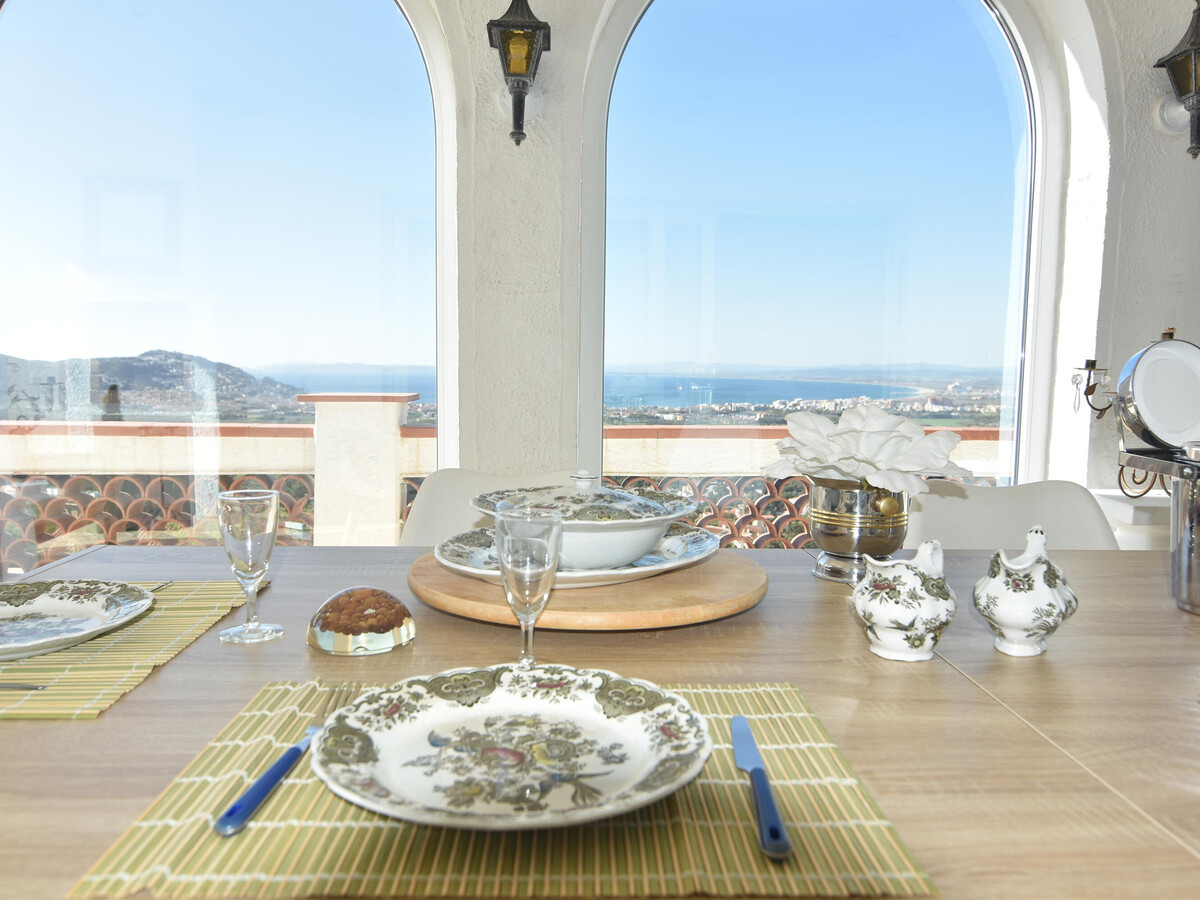 Villa Mas Fumats : 6 chambres, piscine & vue baie - Photo 4