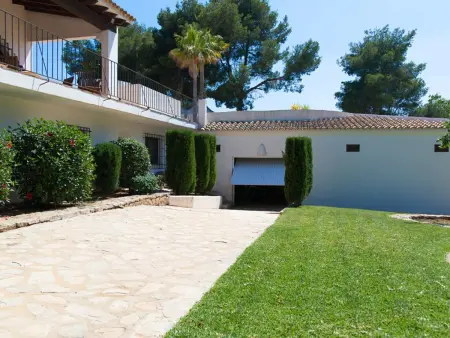 Luxueuse villa avec piscine privée, près de la plage, commerces et activités sportives, à Moraira - Photo 18