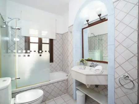 Luxueuse villa avec piscine privée, près de la plage, commerces et activités sportives, à Moraira - Photo 33