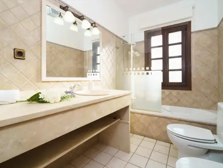 Luxueuse villa avec piscine privée, près de la plage, commerces et activités sportives, à Moraira - Photo 34