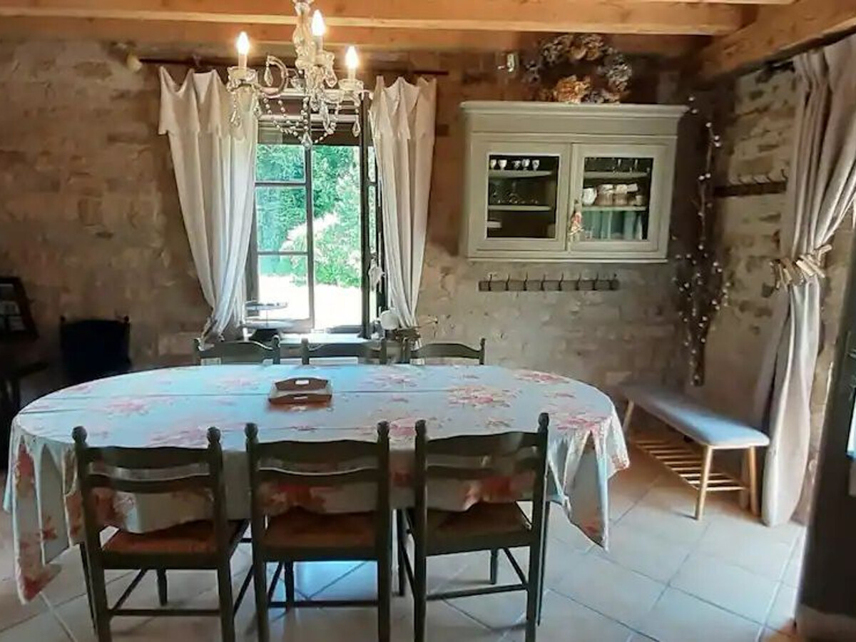 Gîte Croc Noisettes, maisonnette en pierre à Uzemain - Photo 6
